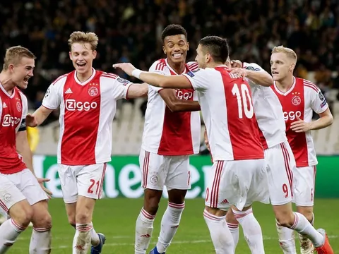Bán 9 cầu thủ, Ajax đủ sức mua 3 Ronaldo