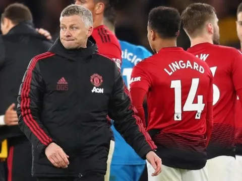 Bán, bán hết! Man Utd thua Wolves chỉ rõ 3 cái tên Solskjaer cần bán đứt Hè này