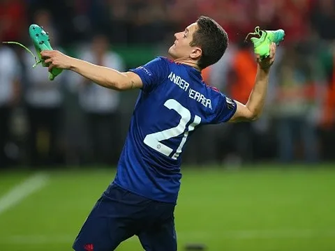 Bạn đã hiểu tại sao Man Utd khước từ yêu sách của Herrera?