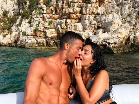 Bạn gái Ronaldo trải lòng, tiết lộ điều 'hiển nhiên' về CR7