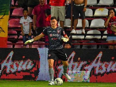 Báo Thái Lan dành số điểm cao ngất ngưỡng cho Văn Lâm sau chiến thắng của Muangthong