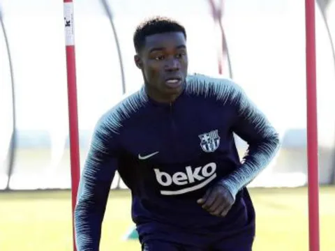 Barca có "phương án B", "kẻ thay thế Valencia" lên đường đến Man Utd