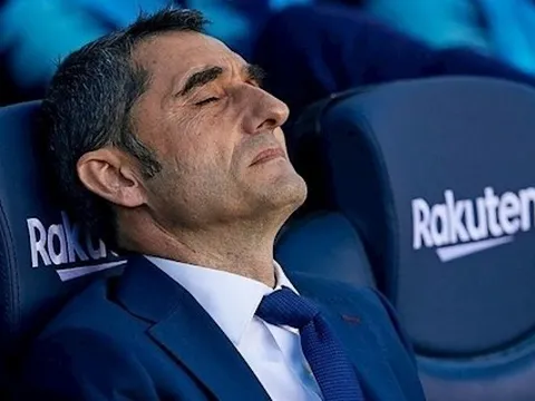 Barca nhận tin sốc về Suarez, Valverde đứng ngồi không yên