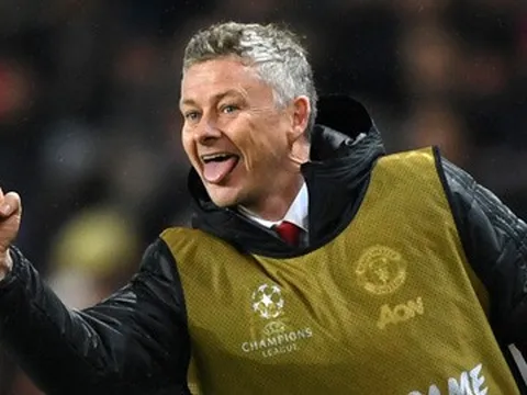 Barca tranh chấp trung vệ với Arsenal, M.U mừng thầm