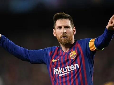 Barcelona sẽ dựng 10 tượng Messi tại Nou Camp