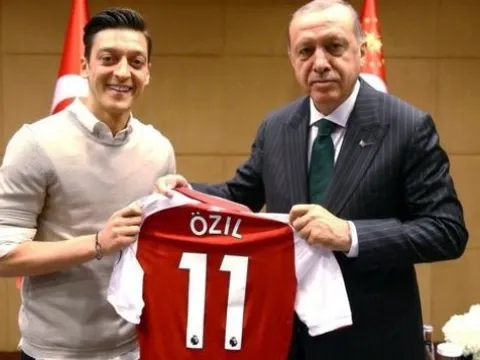Bất ngờ: đám cưới của Ozil có thể đem đến xung đột cho hai quốc gia (P2)