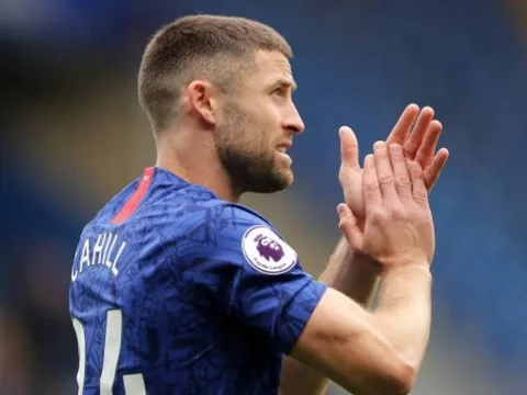 'Bật' Sarri và đây là cách các cầu thủ Chelsea đối xử với Cahill