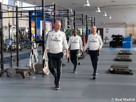 Bắt tay vào công việc, Zidane để lộ 2 trợ thủ đắc lực ở Real Madrid
