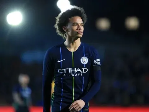 Bayern khiến tất cả "việt vị" trong thương vụ Sane