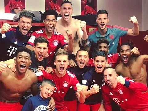 Bayern lập được một thành tích vô đối sau màn hủy diệt trước Dortmund