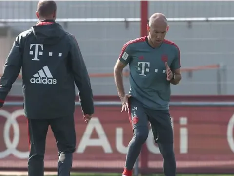 Bayern nhận tin mừng, đón "kèo trái" siêu đẳng trở lại tập luyện.