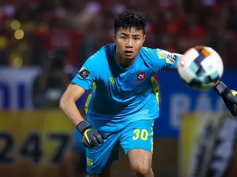 "Đàn em" Văn Lâm đe dọa vị trí thủ môn số một của Bùi Tiến Dũng ở U23 Việt Nam