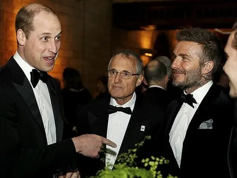 Beckham ở tuổi 43 khi đứng cạnh hoàng tử William vẫn không hề lép vế