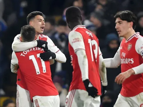 Bí ẩn việc Man Utd chê "gà son" của Arsenal
