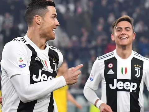 Bị chê vô dụng, Dybala lấy Ronaldo ra "đỡ đạn"