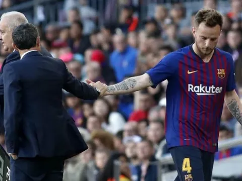 Bị chỉ trích nặng nề, Rakitic đáp trả khiến CĐV Barca "lặng thinh"