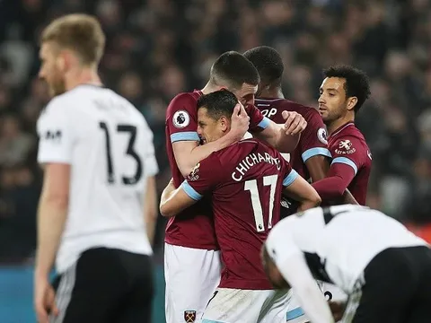 Bị Chicharito "hại", HLV từng vô địch Premier League muốn có ngay VAR
