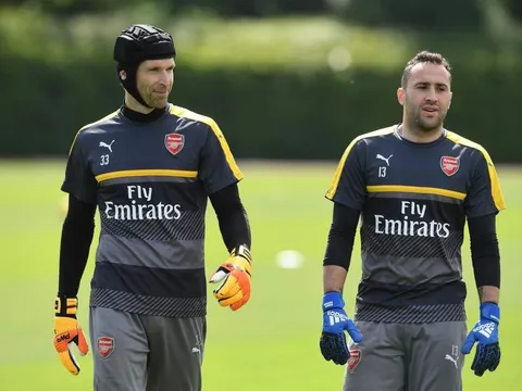 Bị Emery hắt hủi, sao Arsenal có quyết định về tương lai