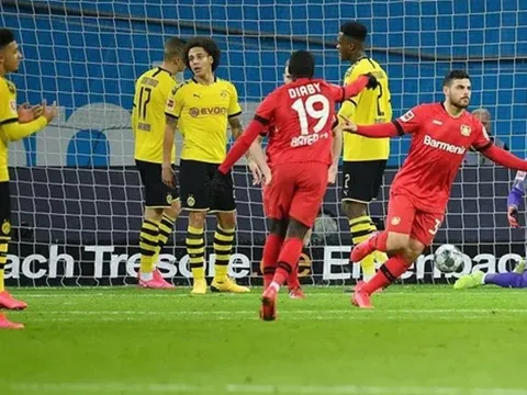 Bị ngược dòng cay đắng, NHM Dortmund điên tiết: "2 cái tên đó phải biến ngay"