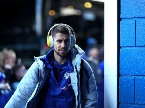 Bị NHM Chelsea chỉ trích, "vua chuyền không dọn cỗ" đáp trả khá gắt