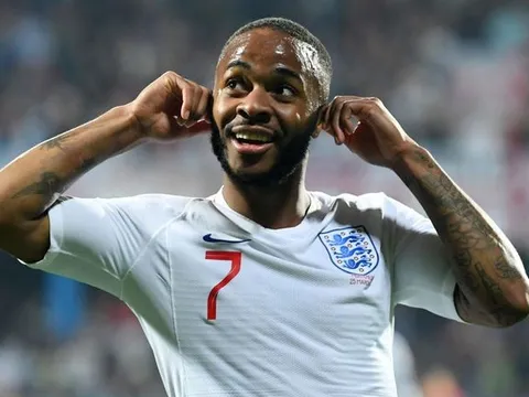 Bị phân biệt chủng tộc, sao Man City đáp trả cực hay