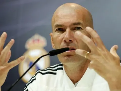 Bị phóng viên liên tục gặng hỏi về tương lai Bale, Zidane nói gì?