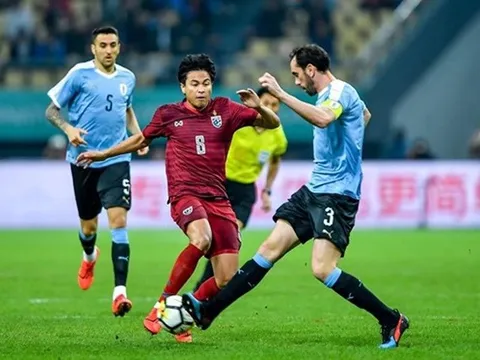 Bị Uruguay "giã nát" 4-0, HLV Thái Lan vẫn sung sướng vì 1 điều