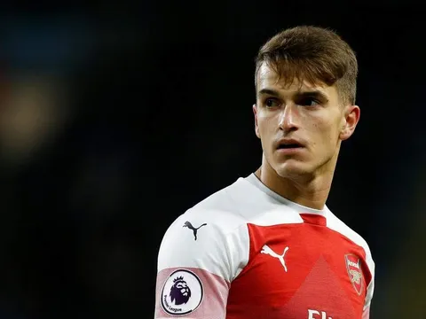 Bị xem như người thừa ở Arsenal, "Iniesta đệ nhị" vẫn được Pires khen lấy khen để