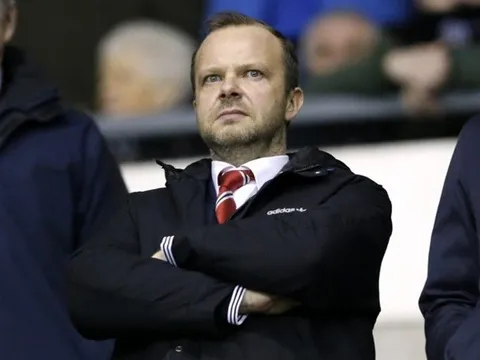 Biến căng! Ed Woodward cả gan chống lại Sir Alex, quyết 'thâu tóm' M.U