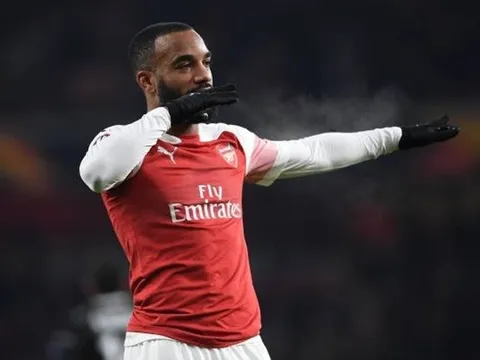 Biến căng! 'Họng pháo' Arsenal có mặt ở Barcelona, bom tấn sắp nổ?