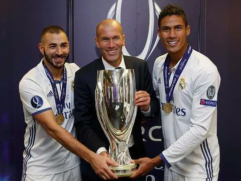 "Binh biến" ở Real Madrid, siêu trung vệ quyết định gia nhập Man Utd?