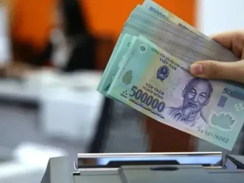 Bộ Chính trị thống nhất tăng lương cơ sở lên 2,53 triệu đồng từ 1/7: Chính thức áp dụng