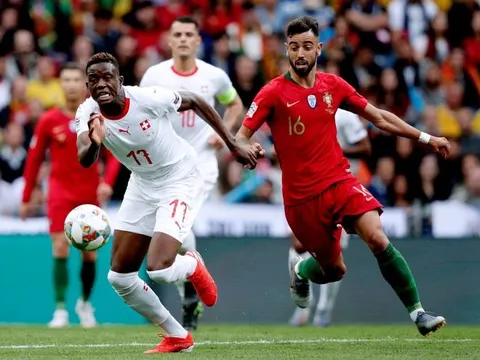 Bruno Fernandes bị Ronaldo che mờ, fan Quỷ đỏ phản ứng ra sao?