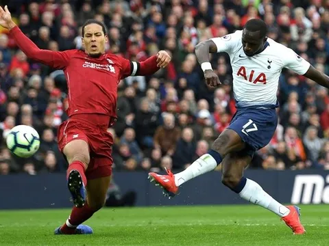 "Bức tường thành" Van Dijk có thể gặp chấn thương, Klopp nín thở chờ tin