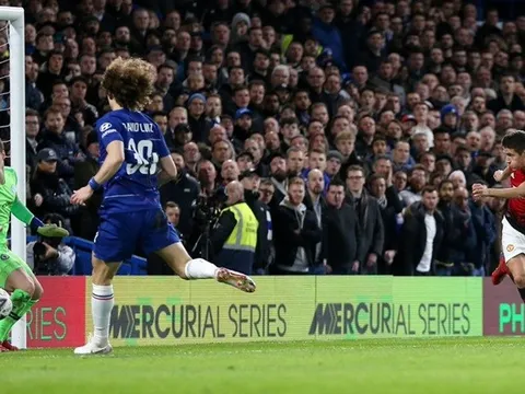 'Cả 2 bàn thắng của Man Utd đều xuất phát từ cánh đó'