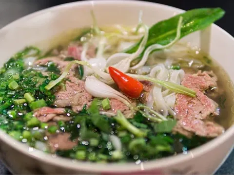 Cách nấu phở bò ngon tại nhà
