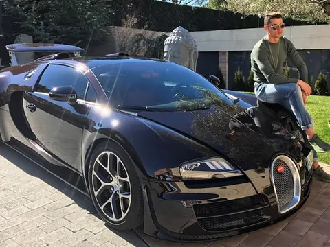 Cận cảnh dàn xế hộp siêu khủng của Ronaldo