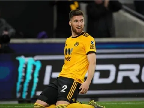 Sau tất cả, Man Utd đã rục rịch đón tân binh đầu tiên