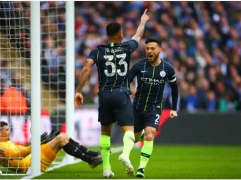De Bruyne kiến tạo tuyệt đỉnh, Man City chạm một tay vào danh hiệu FA Cup