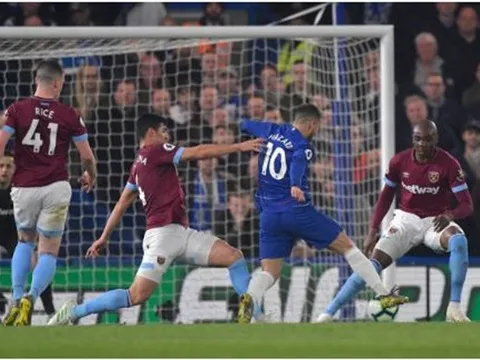 Hazard đi bóng "ma thuật" trước một rừng cầu thủ đối phương