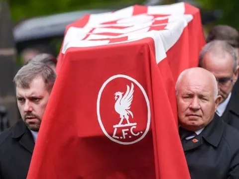 Jamie Carragher đăm chiêu đưa tiễn cựu huyền thoại Liverpool