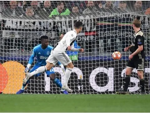 3 điểm nhấn Juventus 1-2 Ajax: Thảm họa De Sciglio, CR7 đơn độc