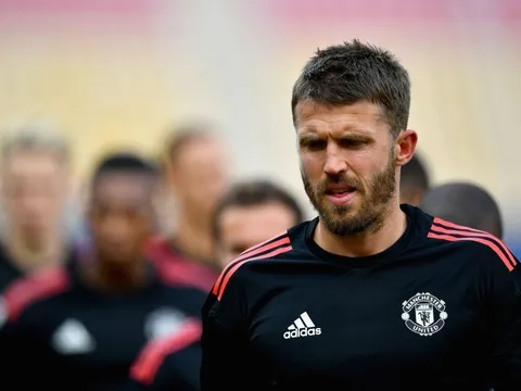 Carrick chỉ ra 2 cái tên của M.U mà Solskjaer không thể huấn luyện