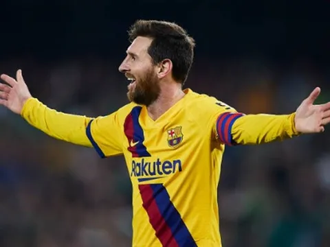 Lập hat-trick khó tin, Messi bắt kịp thành tích của "họng pháo nước Đức"