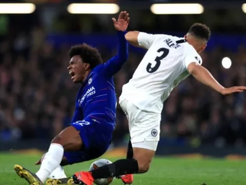 Thắng nhọc, fan Chelsea tức điên: "Bán ngay gã rác rưởi thái độ lồi lõm"