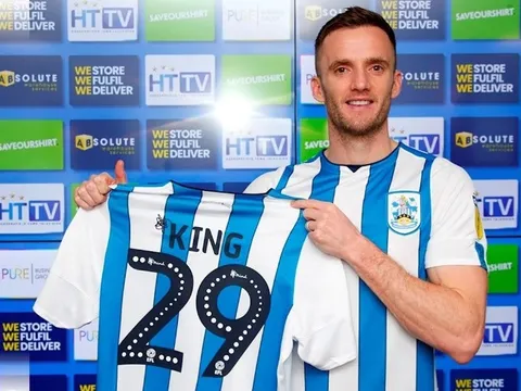 CHÍNH THỨC: Leicester City chia tay nhà vô địch Premier League