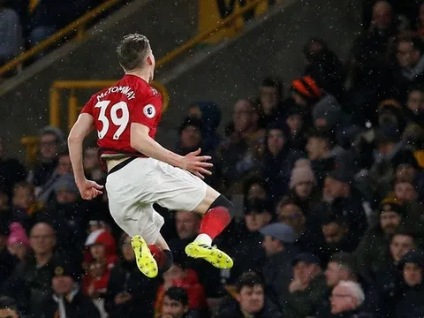 'Cậu ấy cách khung thành Wolves 20m và chỉ có 1 suy nghĩ trong đầu'