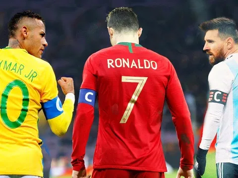 "Cậu ấy chung mâm với Ronaldo, Messi, Neymar"