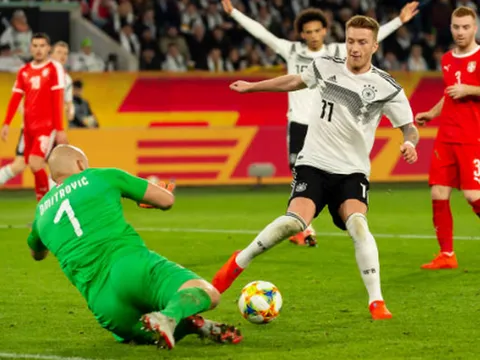 'Cầu cứu' Reus, tuyển Đức thoát hiểm thành công trước Serbia