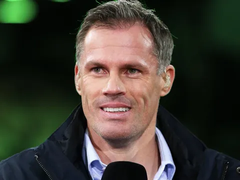 "Cậu ta như mới lần đầu đá vị trí ấy" - Carragher chỉ trích sao Man Utd